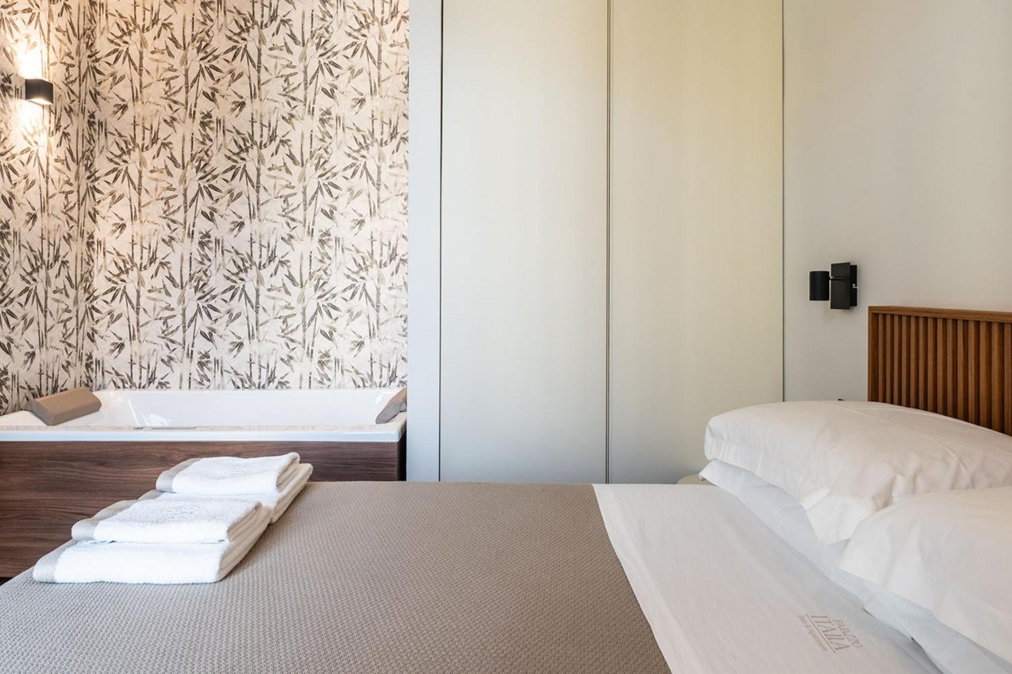Palazzo Italia Suites Bari Bagian luar foto